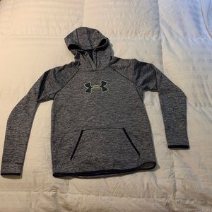 Woman’s under armour hoodie size medium
